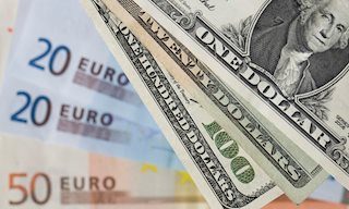 EUR/USD struggles amid coronavirus headlines, strong US data
