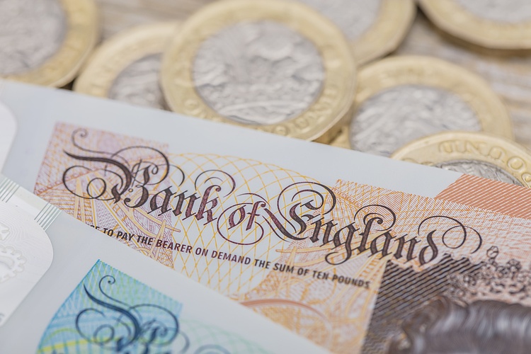 GBPUSD drops to 1-week lows, inching closer to mark